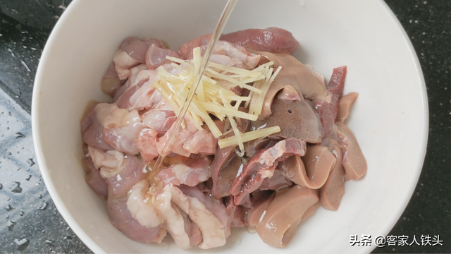 客家八刀汤料秘方，八刀汤做法跟配料（试试客家一锅有名的八刀汤）