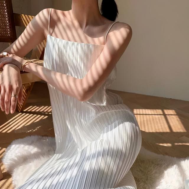 性感头像女生个性头像，女生性感头像／部位头像／“感动代替不了感情，念旧也回不到曾经” ​微信（部位头像丨一厢情愿，愿赌服输）