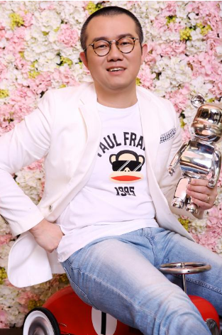 43岁涂磊“神秘妻子”露面！长相一脸的旺夫，难怪宠她这么久，你怎么看，43岁涂磊“神秘妻子”露面！长相一脸的旺夫（长相一脸的旺夫）