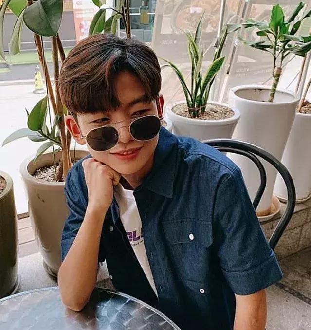 权律二呆萌搞怪可爱图片，权律二头像可爱搞怪（谢飞机、小刚几、权律二…长期霸屏的网红表情包们长大了...）