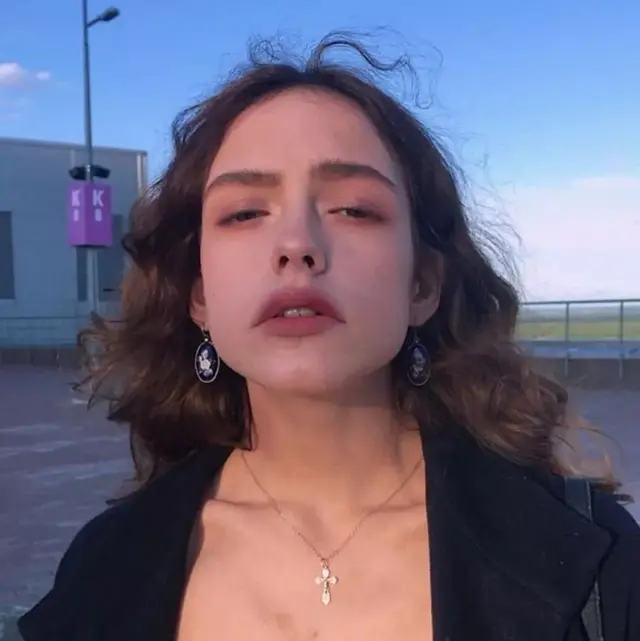 头像女身体部位御姐，念七 帅气御姐部位女生头像微信（暗黑御姐系 ， 欧美头像大全）