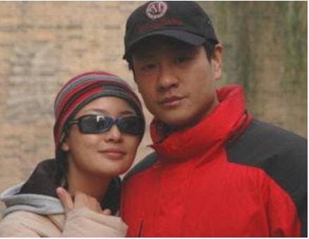 连奕名前妻陈佳妍：离婚后独自抚养女儿，不用男人也幸福