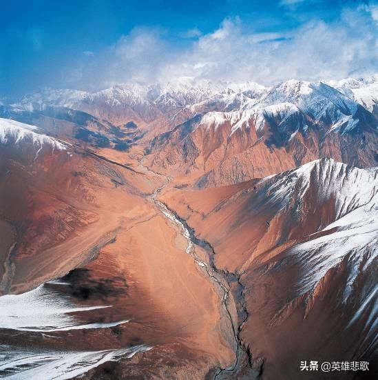 珠穆朗玛峰在哪个国家，珠穆朗玛峰是哪个国家的（珠峰是世界最高峰？错）