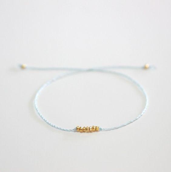 关于手链的浪漫语句，手链发朋友圈的精美句子（把只有你们知道的密语藏进定情信物）