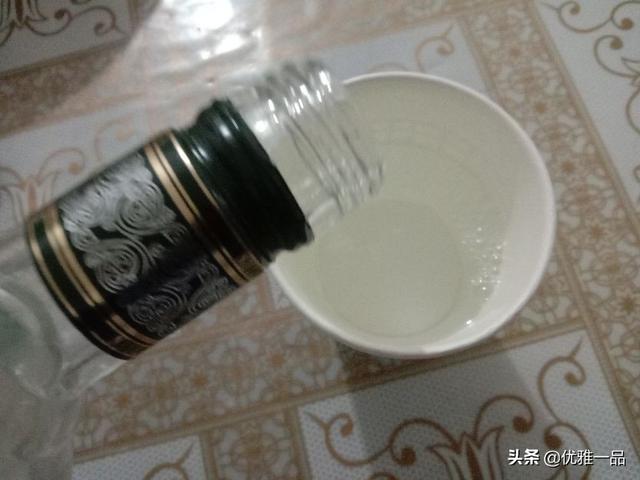 酸石榴泡酒的功效与作用，酸石榴的功效（最后一个酸石榴还能泡些石榴酒）