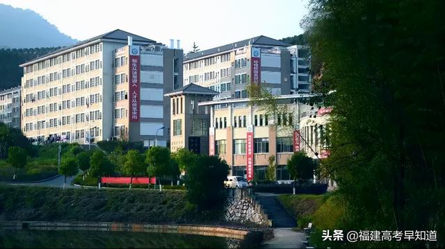 厦门东海学院怎么样，厦门东海职业技术学院怎么样（福建省专科院校食宿条件大比拼）
