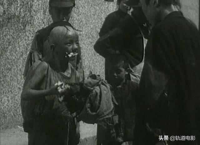 豆瓣8.2分的《三毛流浪记》，1949年的献礼之作，艰辛中饱含泪水