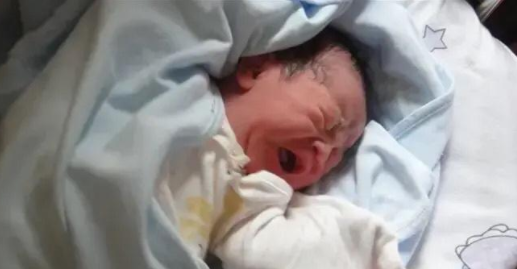 亲戚曝谢娜生男孩？满月和出月子庆祝会张杰均未到场，这啥情况？