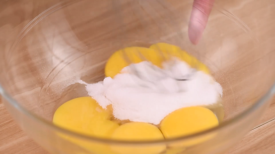 海盐蛋糕和一般蛋糕区别，海盐蛋糕是咸的吗（浓郁的海盐戚风蛋糕）