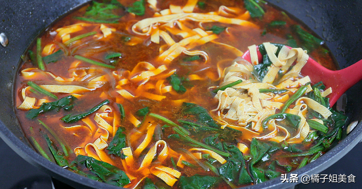 图片[6]-【红薯粉丝煮豆腐皮】做法步骤图 香辣过瘾 10分钟完成-起舞食谱网