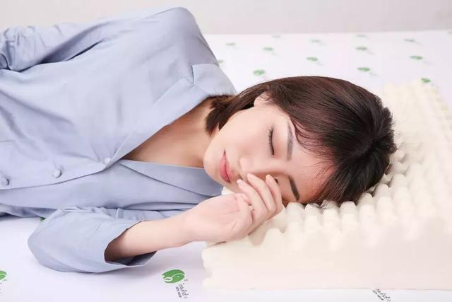 golden是什么意思，风靡的乳胶枕背后，水有多深