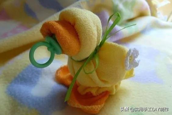 怎样用毛巾做小熊玩具，怎样用毛巾做小熊玩具简单（可以跟小孩一起玩哦）