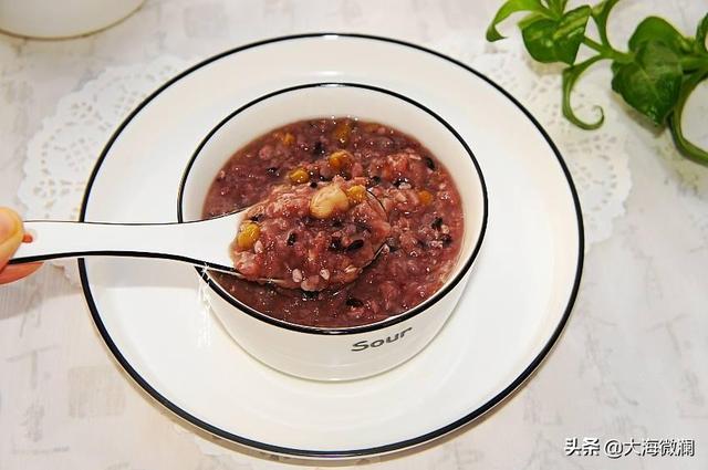 荞麦仁怎么熬粥，荞麦米的最佳吃法（顺滑如油软糯香甜）