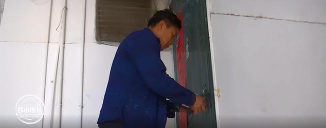 怎么撬锁最简单的方法小锁，如何进行撬锁（家中门锁被人频繁灌入胶水）