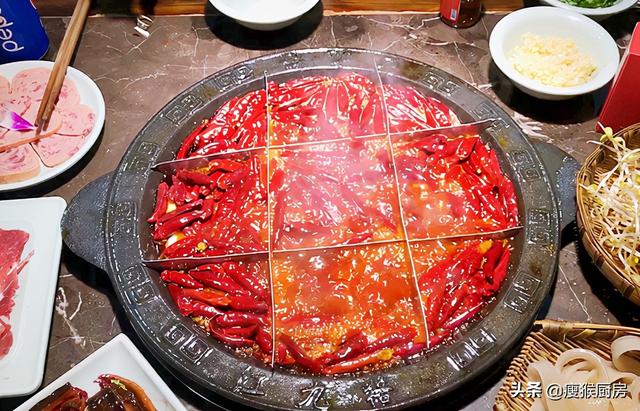 重庆人最喜欢吃的火锅是什么类型的呢，重庆人最喜欢吃的火锅是什么类型的呢图片（重庆最有名的10家火锅）