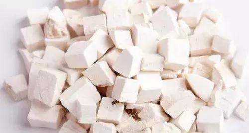 葛根粉的功效与作用禁忌,葛粉的功效与作用和禁忌(没想到一直被我们当做零食吃的葛根粉) 葛根粉的功效与作用禁忌,葛粉的功效与作用和禁忌(没想到一直被我们当做零食吃的葛根粉)