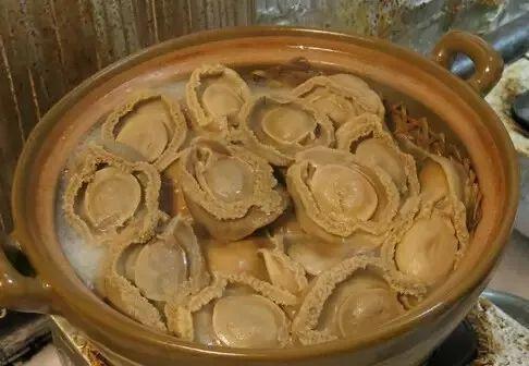 如何泡发鲍鱼干，干鲍鱼片泡发的正确方法（这么贵的干鲍你知道怎么泡发吗）