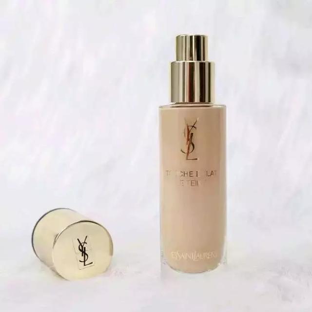 BB霜和气垫BB有什么区别，气垫bb和bb霜的区别（BB霜、气垫、粉底液、素颜霜...这些底妆区别在哪）