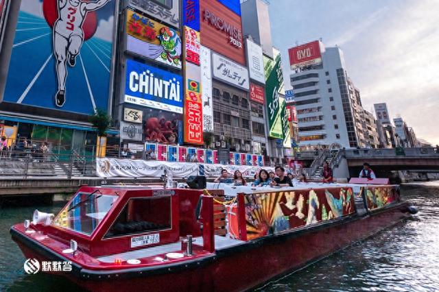 在河川中畅游大阪中心道顿堀，周游卡唯二免费的道顿堀游船