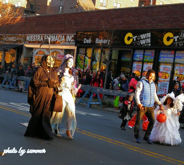 美国万圣节是什么节日 美国人怎样过万圣节，美国万圣节是什么节日（看美国人过万圣节有多疯狂）