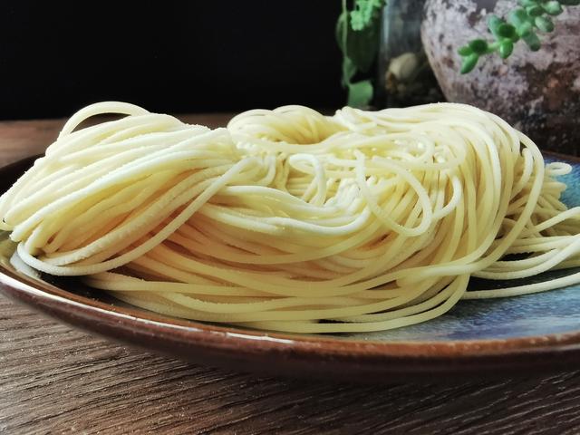 怎么做面条好吃，面条怎样做好吃又简单（5分钟教你搞定）