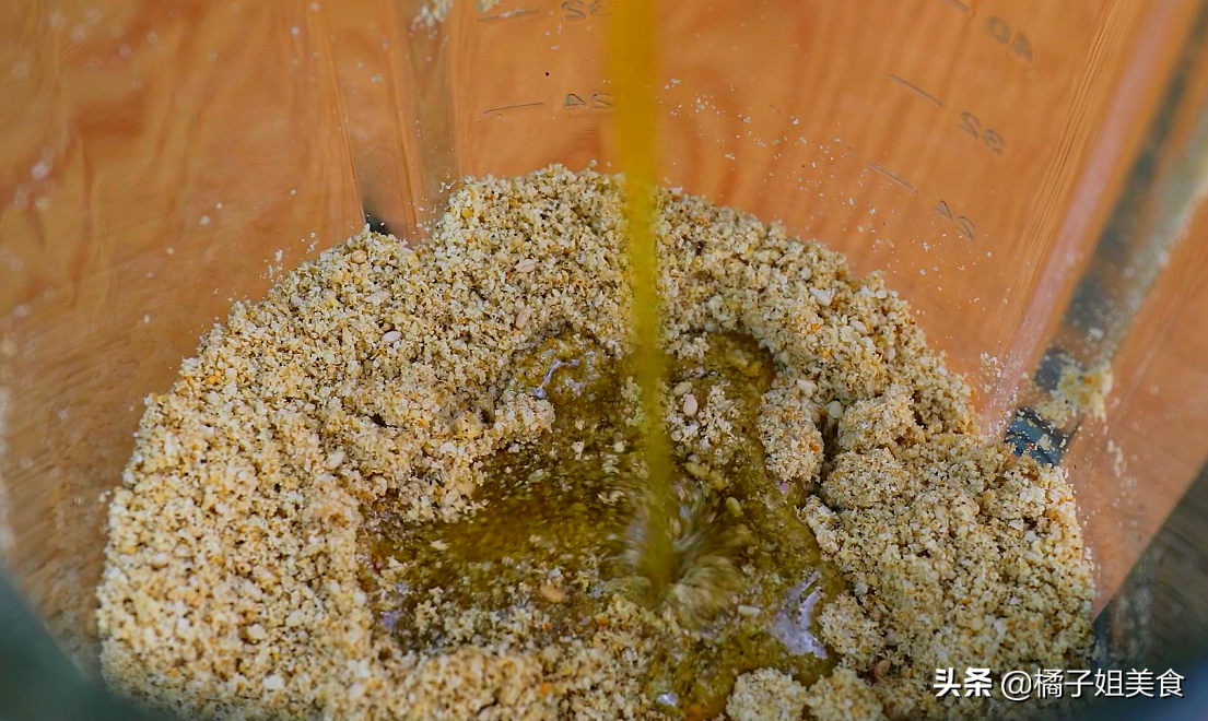 图片[3]-芝麻酱家常做法 从炒芝麻到打酱 不需要高端的器具 在家就能做-起舞食谱网