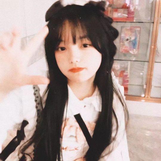女头像ins风，头像女简单ins风  “每一个普通的改变都将改变普通。”微信（“ins治愈系女生头像”）