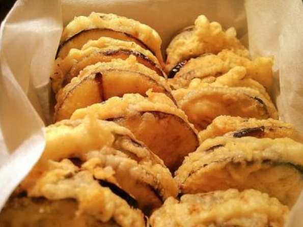 炸茄盒面糊怎么调，炸茄盒的面糊怎么调酥脆（挂糊的关键是3样）