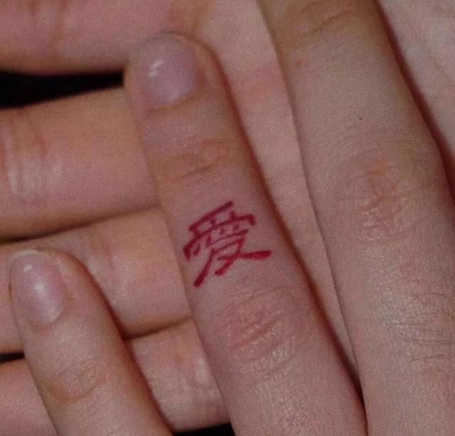 超级好看的唯美图片，超级好看的背景图（一组超好看的朋友圈背景图）