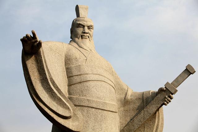 志在千里的上一句，志在千里前一句（曹操：老骥伏枥，志在千里）
