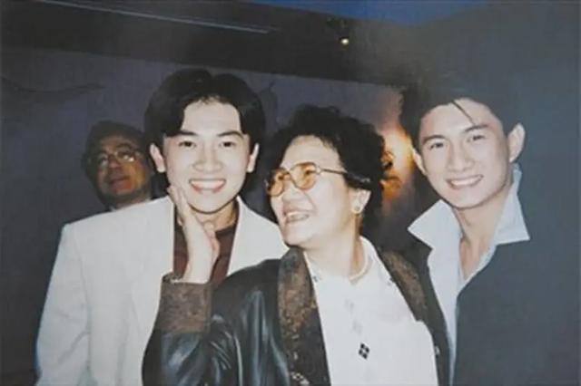 唐山话歌曲，唐山话的歌曲（唐山话代言人、国民“女Rapper”、喜剧大师、评剧表演艺术家）