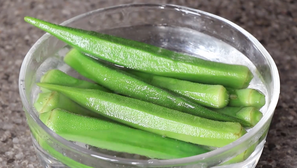 图片[3]-【拌秋葵】做法步骤图 学会这招 口感脆嫩好吃不腻-起舞食谱网