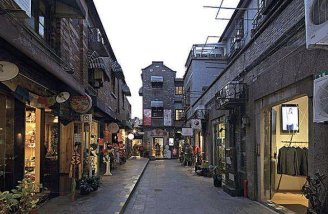 上海弄堂是什么，上海弄堂是什么样子的（4个老弄堂，带你重新认识上海）