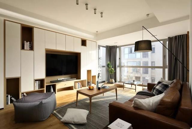 客厅阳台打通一体装修效果图，大厅阳台打通装修设计效果图（如何利用好阳台空间）