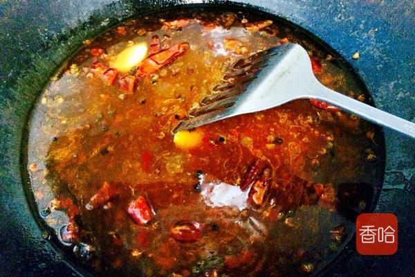 火锅底料的做法，家庭简易清汤火锅底料（教你自制火锅底料）