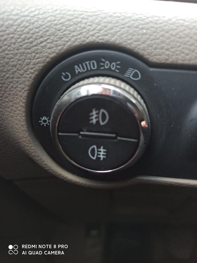 auto啥意思，车上的auto是什么意思（汽车上的AUTO标识）