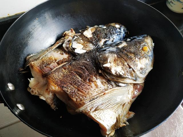 家常胖头鱼炖豆腐，豆腐和鱼是绝佳搭档