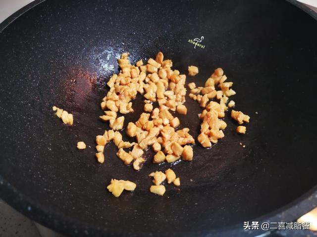 黑米的热量是多少，黑米热量多少卡（口感似鲍鱼而著称的菇类）