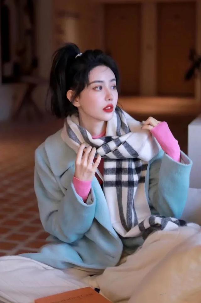 什么发型显脸小显年轻，适合瘦脸的发型（简单易打理的4款发型）