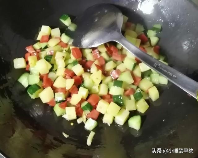 炒三丁怎么做好吃，炒三丁的做法（鲜香开胃又下饭）