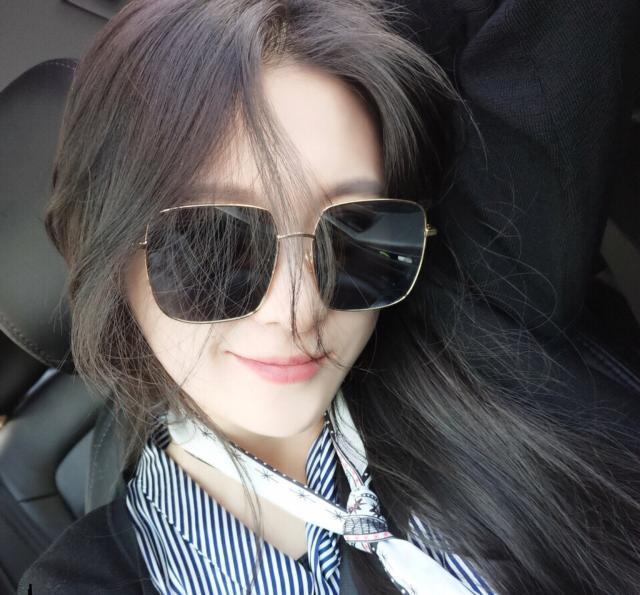 脸大的人适合什么眼镜，大脸适合什么样的眼镜（还是凹造型的利器）