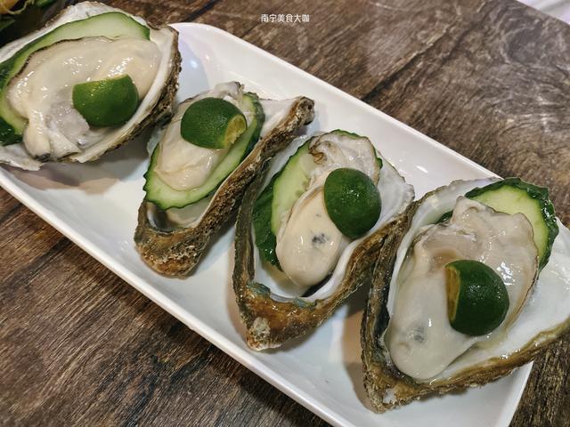 怎么挑选生蚝，怎么挑选生蚝罐头（挑到的生蚝个个鲜嫩肥美）