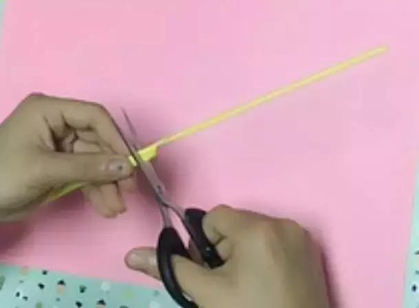 毛毛虫手工制作，橡皮泥手工毛毛虫的做法（10款最简单的毛毛虫手工制作教程）