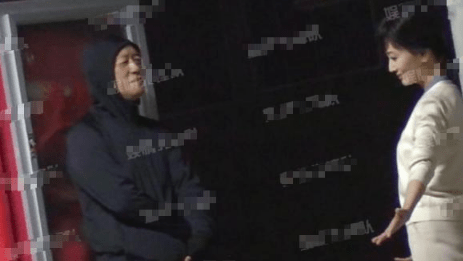 赞美阿姨不显老的句子，赞美中年女人容颜不老的句子（65岁依旧肌肤白皙嫩滑没有赘肉）