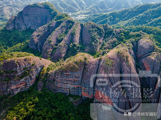什么叫丹霞地貌，什么叫丹霞地貌（广东丹霞地貌由九个山峰组成）