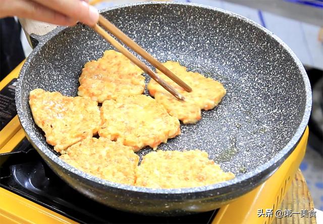 大虾怎么炒好吃，大虾怎么炒好吃又简单的做法（想吃虾不用再去饭店了）