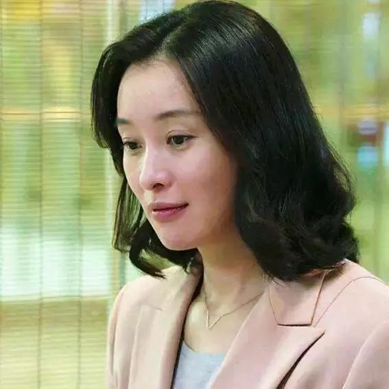 我的前半生中演凌琳的演员叫什么名字，我的前半生琳琳谁演的（旁边的吴越听到“凌玲”满脸都是尴尬）