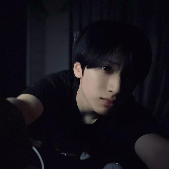 陈子言/严浩翔头像，严浩翔头像女微信（严浩翔头像）