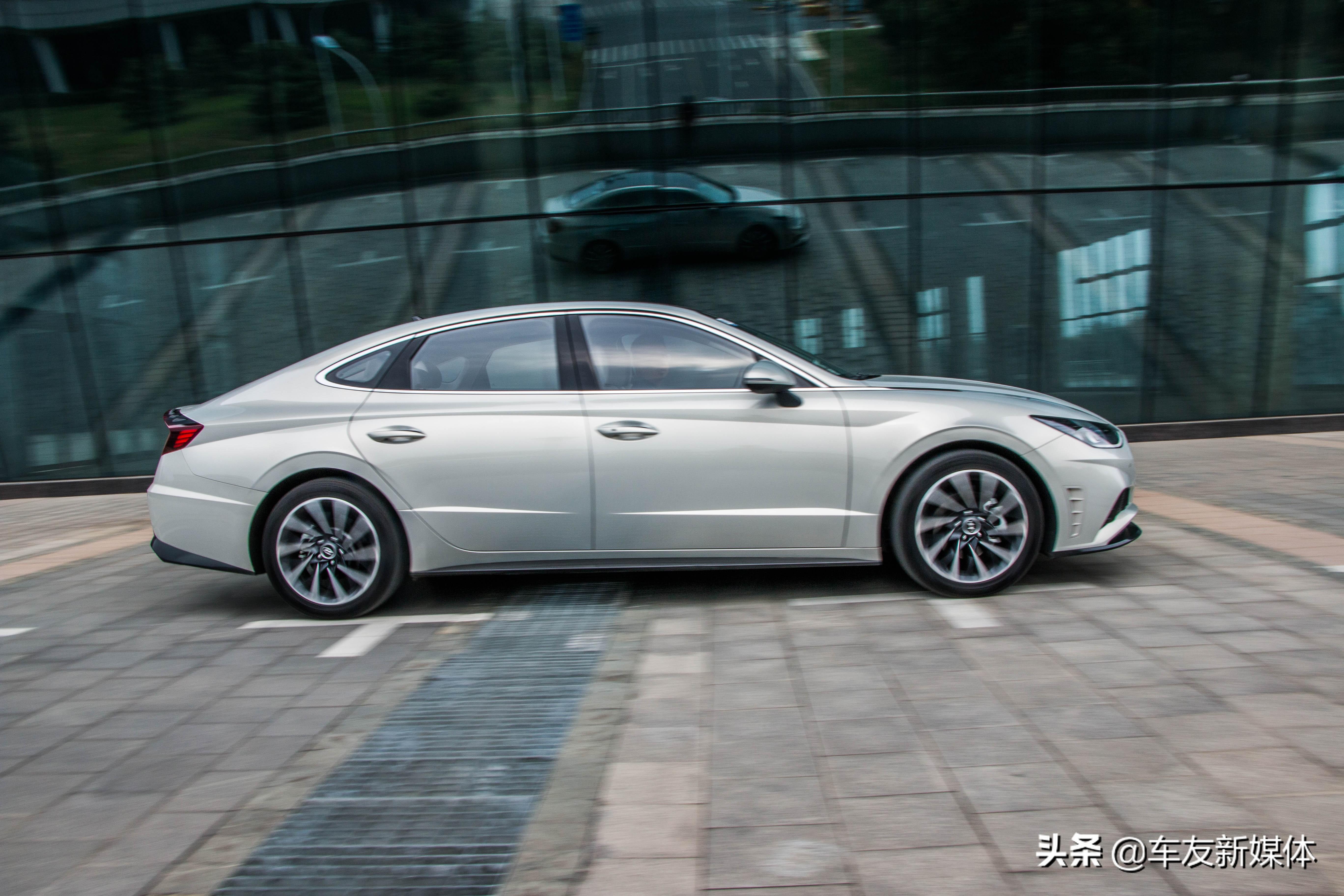 北京现代索纳塔第八代，北京现代索纳塔8代新款多少钱（深度试驾北京现代第十代索纳塔）