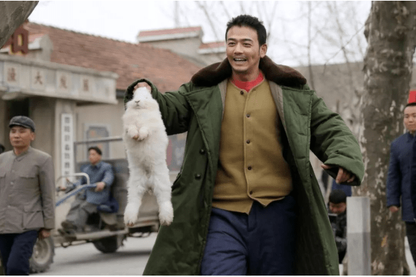 杨烁变成小包总，跌落的口碑到底是回不去了